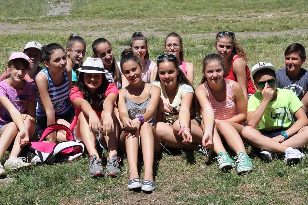 3-créer des liens d'amitié.jpg